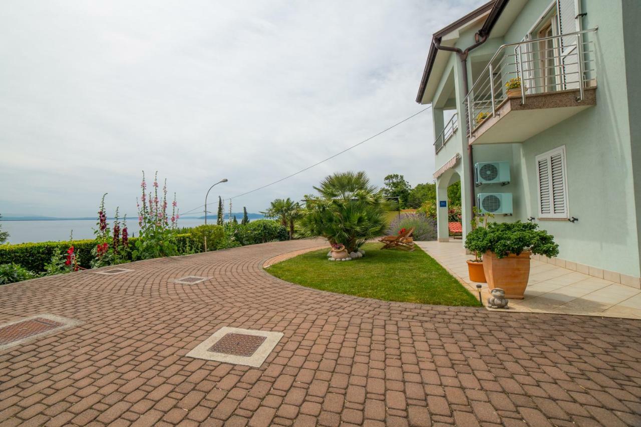 Apartment Opatija Luaran gambar