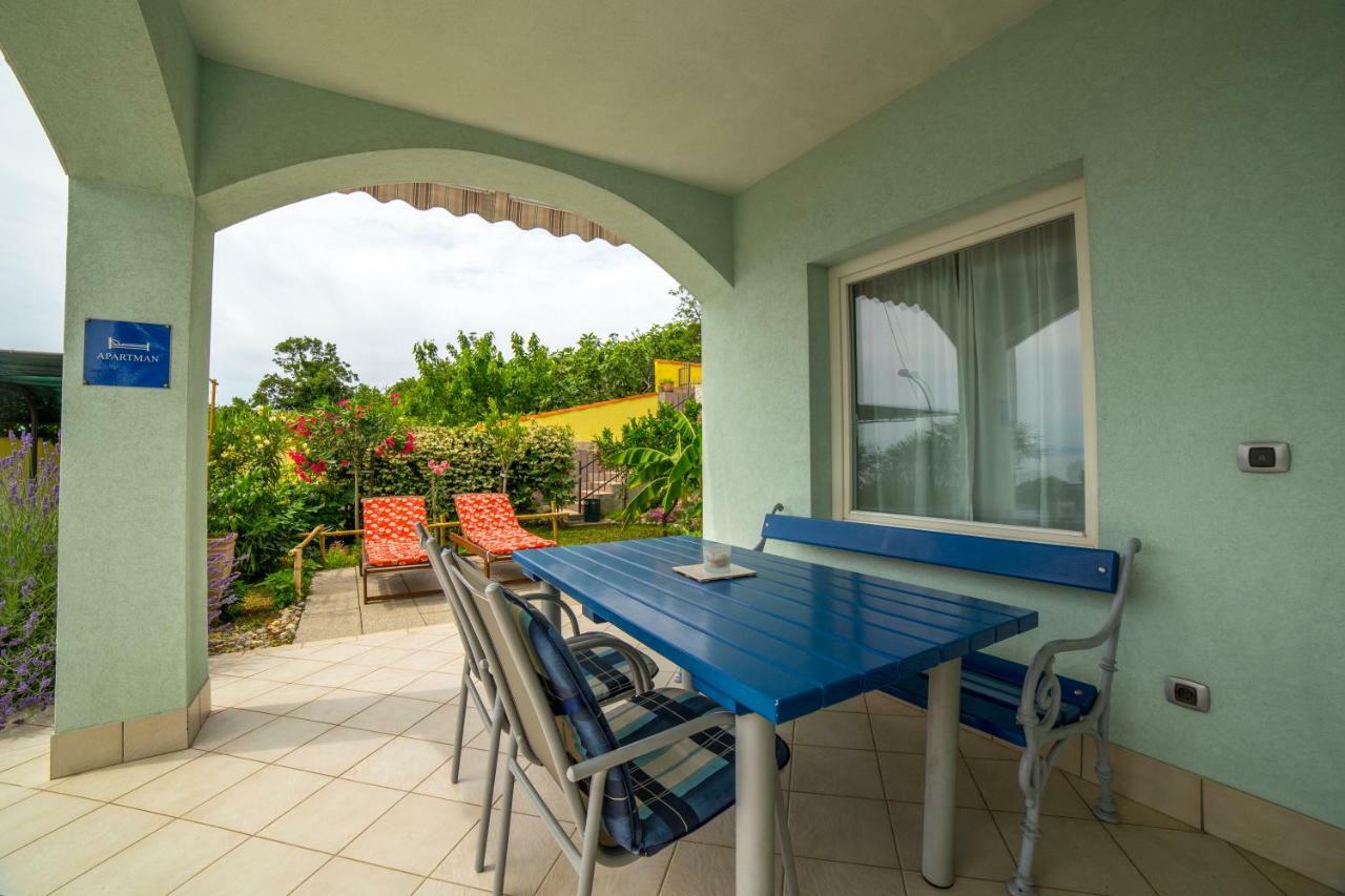 Apartment Opatija Luaran gambar